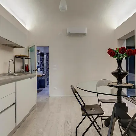 Orto Apartment By Mamo Florence-3